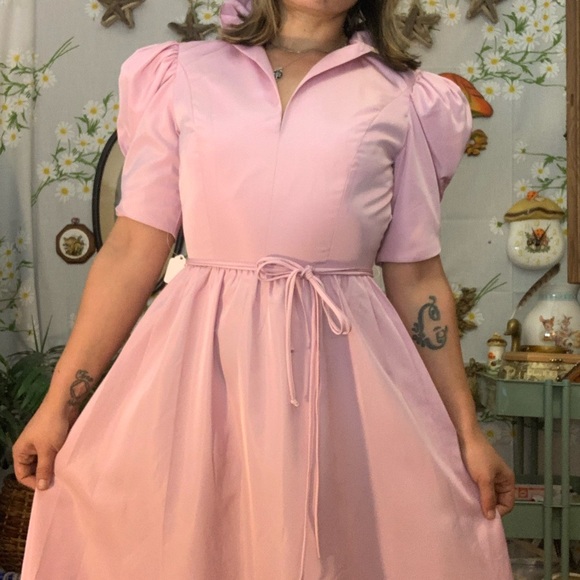 Victorian ruffle neck pale pink formal maxi dress - Picture 2 of 7